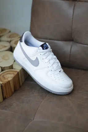 NIKE AIR FORCE 1 LE (GS) "WHITE/CEMENT GREY"